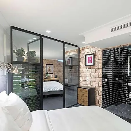 The Highland House 4* Amsterdam
