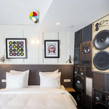 The Highland House 4*